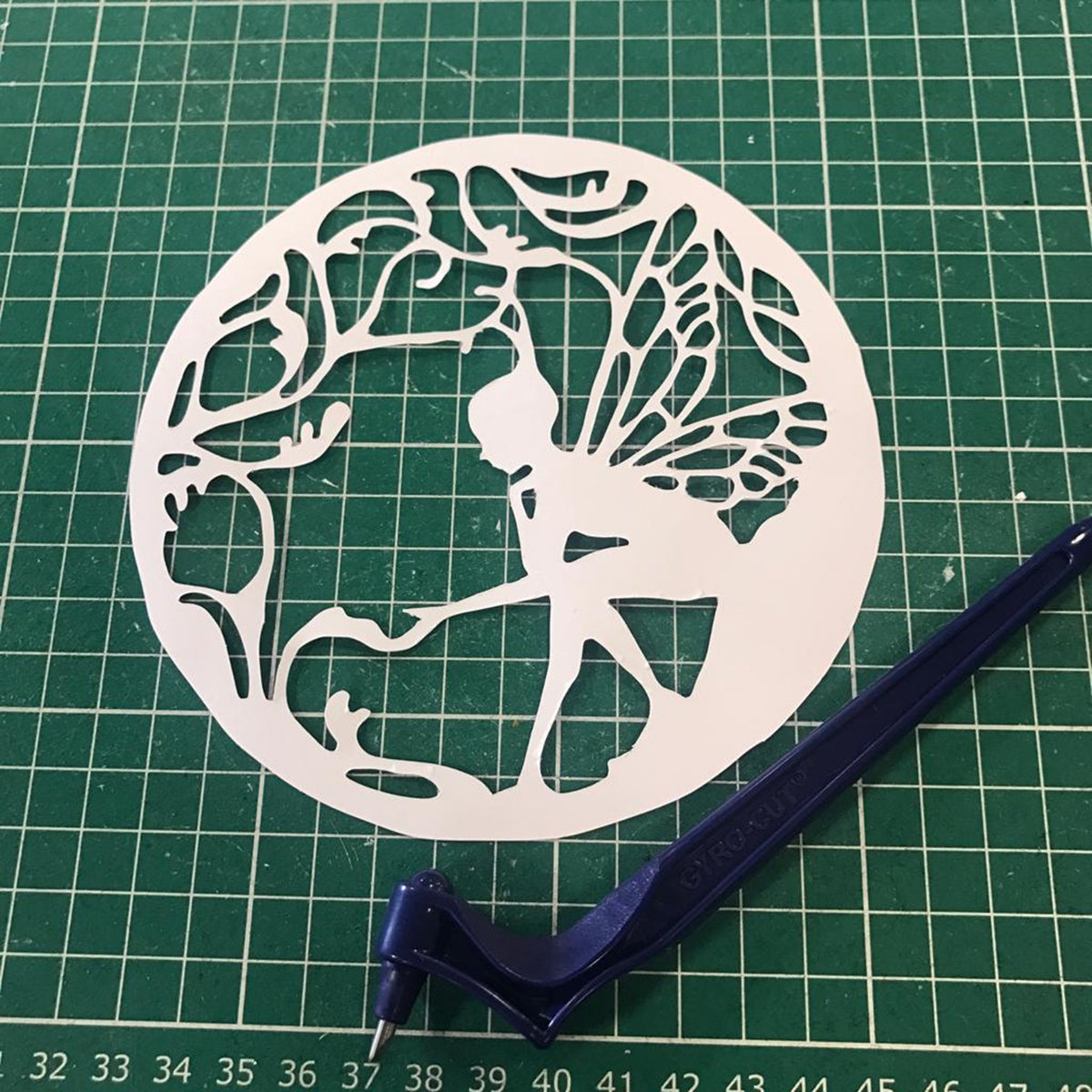 cutting a paper with this thing called 'gyro-cut' : r/oddlysatisfying